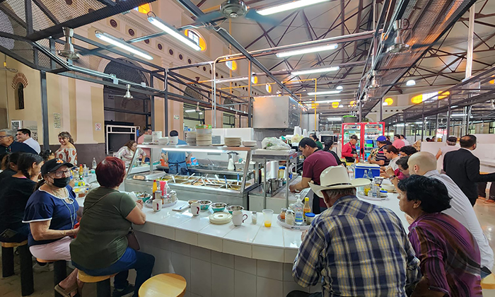 Abren 30 por ciento de locatarios en el Mercado