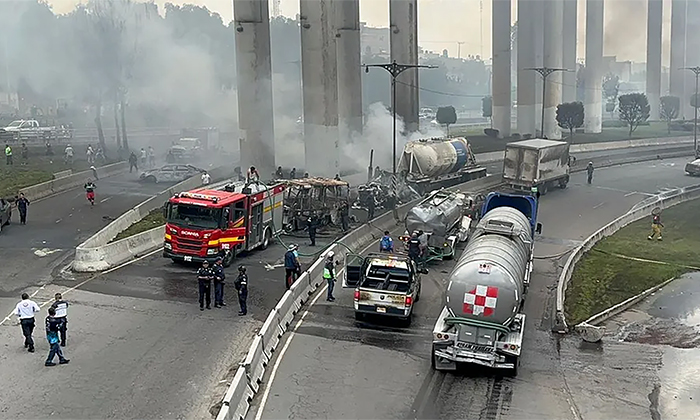 Deja explosión de pipa cuatro muertos en la Ciudad de México