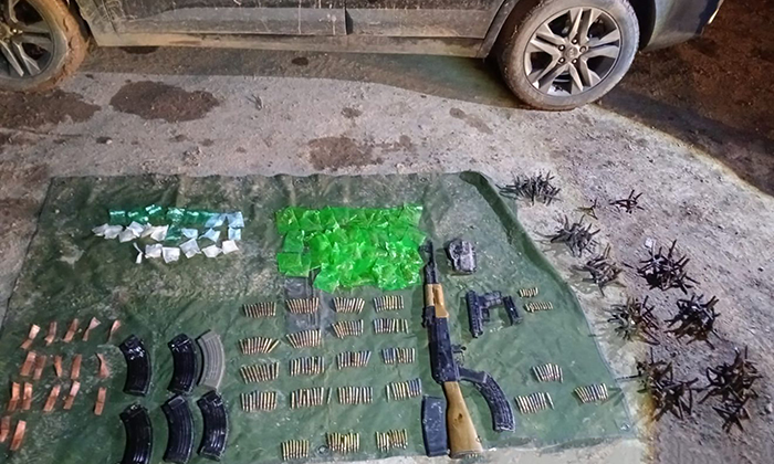 Detienen a dos con armas y drogas en Caborca