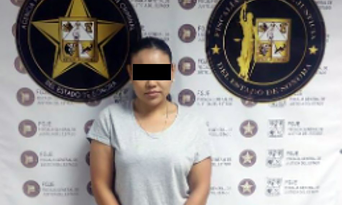 Vínculan a proceso a mujer por robo vehículo en Nogales
