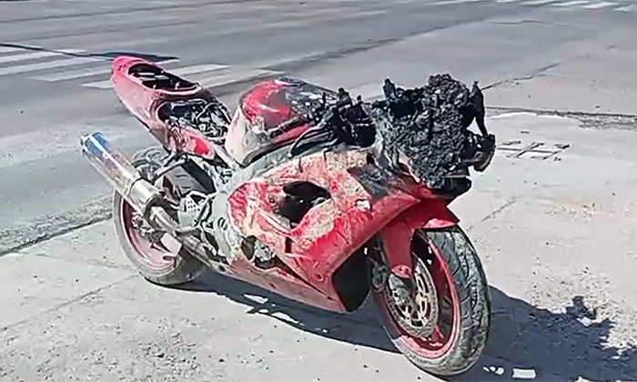 Se incendia motocicleta en calles de la colonia San Benito