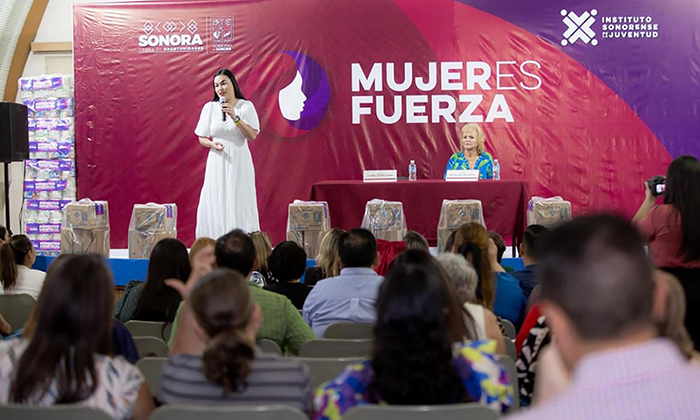 Apoyan con productos de gestión menstrual a escuelas