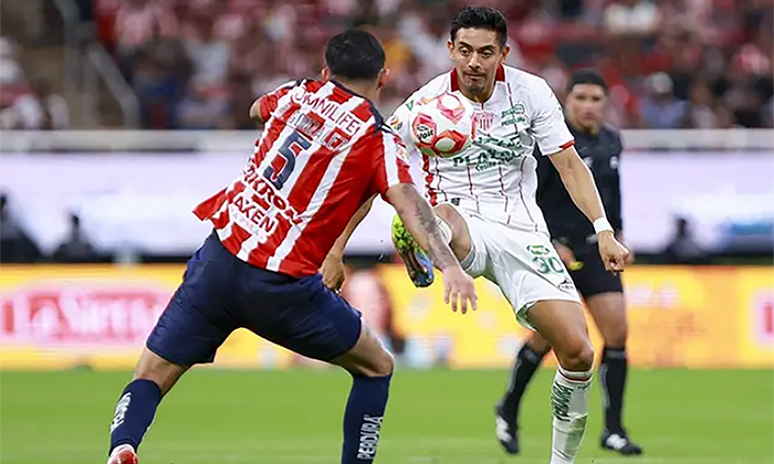 Chivas derrota a Necaxa por 3-1