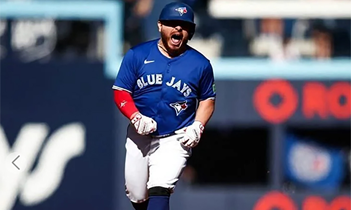 Alex Kirk lleva al triunfo a Toronto