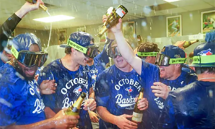 Azulejos aseguran puesto en playoffs tras vencer 8-5 a Reales de Kansas City