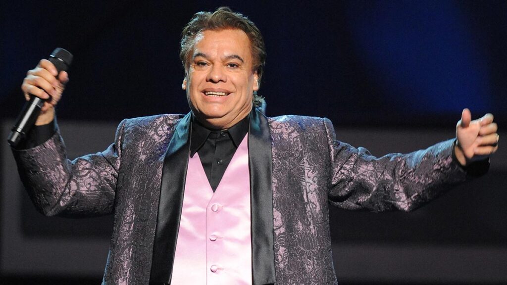 Juan Gabriel: El Ídolo Inquebrantable que Resuena en México como un Miembro Más de la Familia