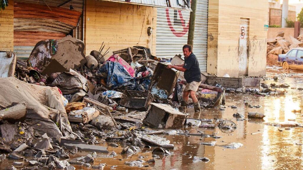 Lodo e inundaciones Abundan en Poza Rica a una Semana de la Inundación