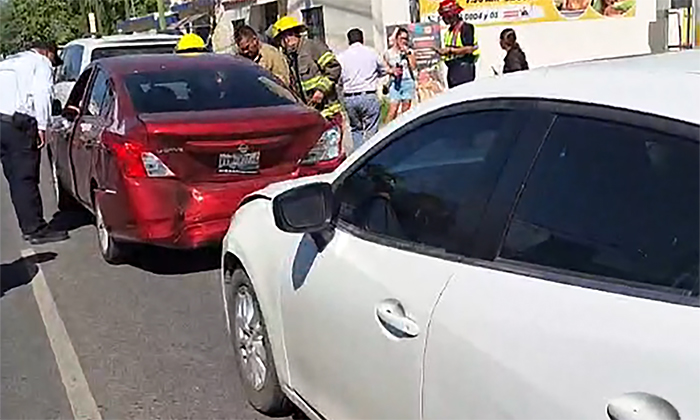 Deja triple choque a mujer herida en la colonia San Benito