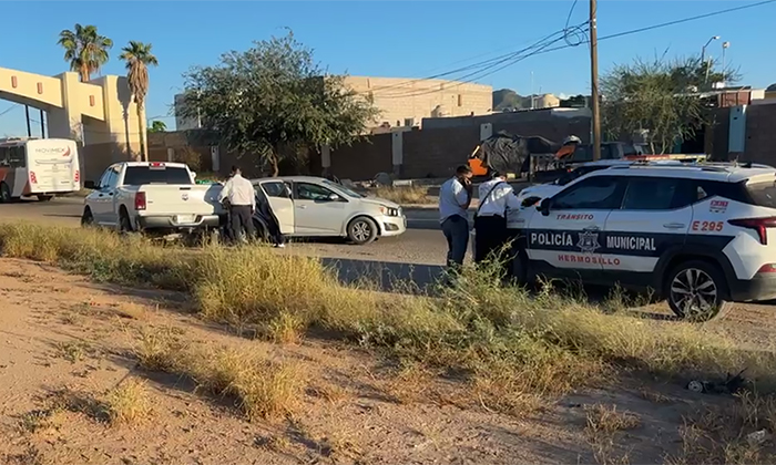 Deja “encontronazo” daños materiales en Quintas del Sol