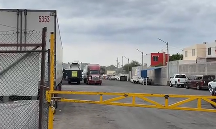 Hallan colgado a operador de tráiler en una pensión al sur de la ciudad