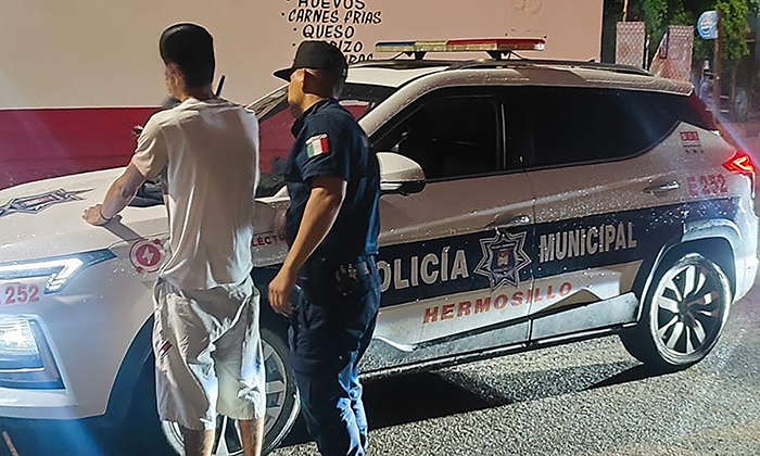 Atrapan “in fraganti” a ladrón de camioneta en la colonia Santa Isabel