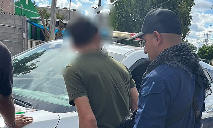 Detienen a sujeto a bordo de motocicleta robada en la colonia Las Minitas