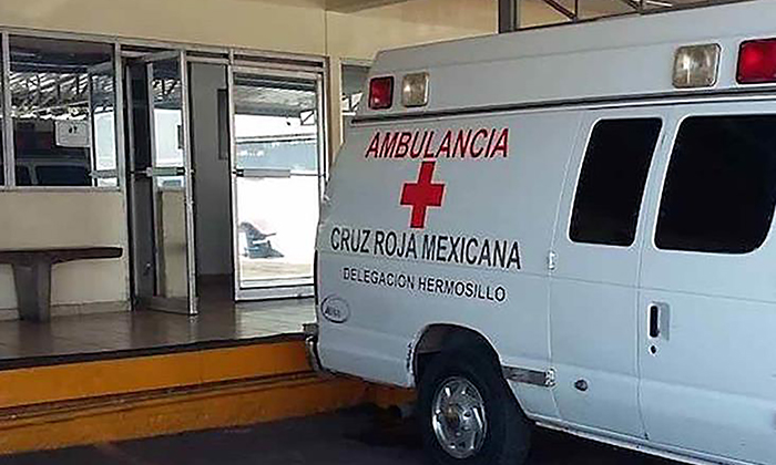 Sufre motociclista fractura al caer de vehículo en la carretera 26