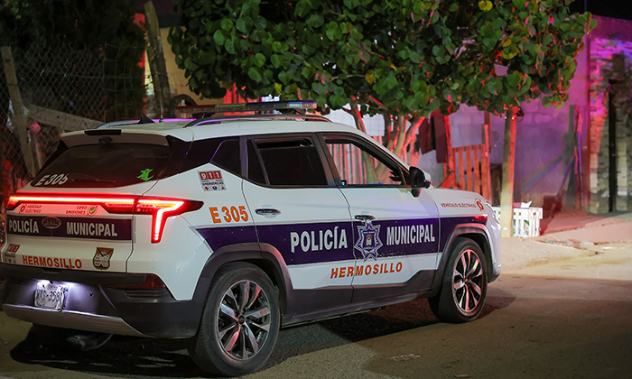 Detienen a mujer tras atracar en comercio en la comisaría Miguel Alemán
