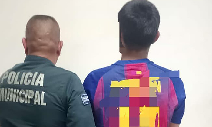 Arrestan a joven por agredir a su hermana en la colonia La Cholla