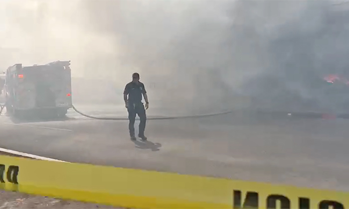 Devora incendio dos comercios en la colonia Villa Hermosa