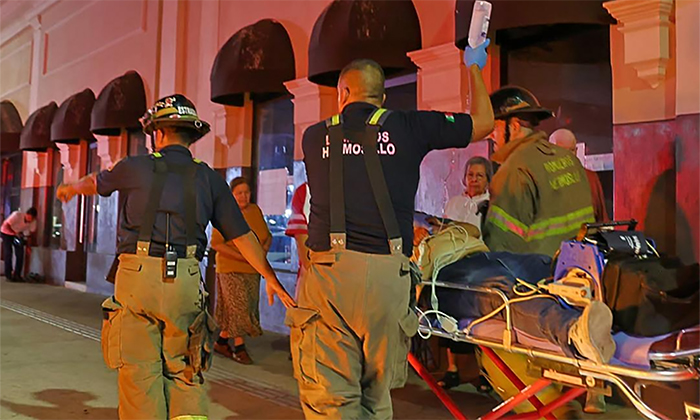 Se electrocuta obrero en el Mercado cuando colocaba anuncio luminoso