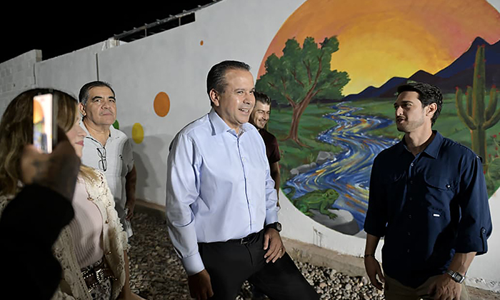Inaugura Toño Astiazarán mural en la colonia Loma Linda