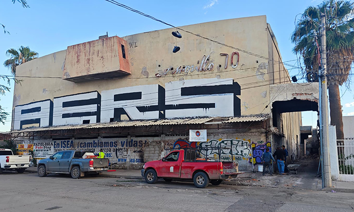 Inicia demolición del Cinema 70 en la colonia Centro