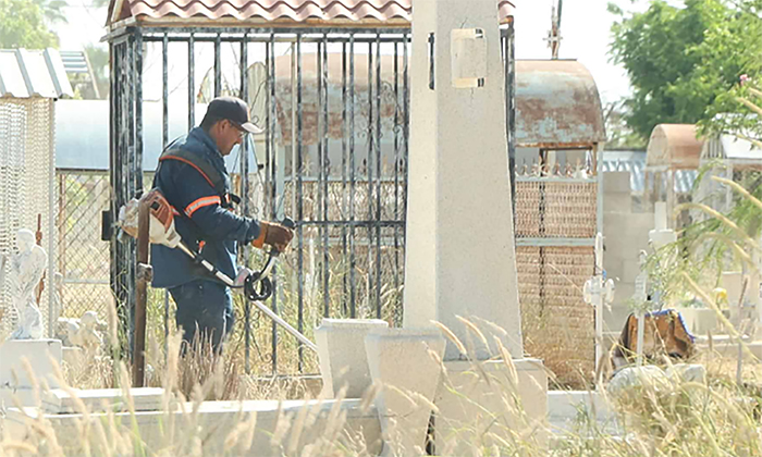 Acopian 160 toneladas de basura en panteones