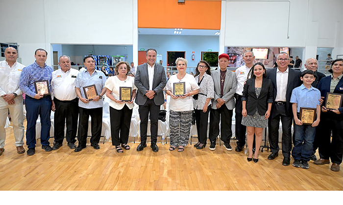 Reconoce Toño Astiazarán a leyendas del deporte
