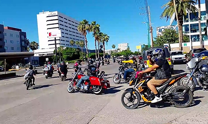 Realizan Rodada Rosa por la Vida; Integrantes de clubes de Biker