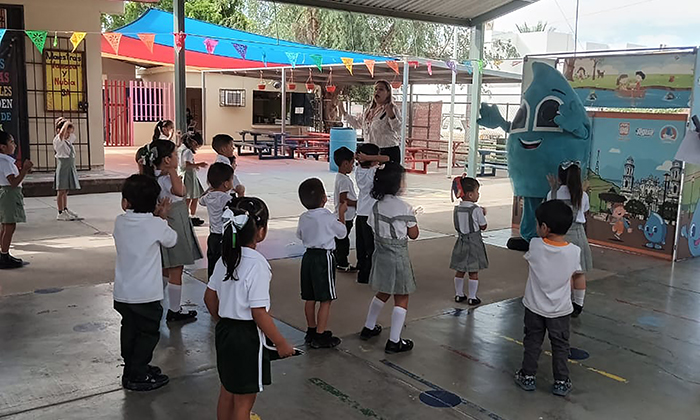Impartes pláticas en escuelas sobre cuidado del agua