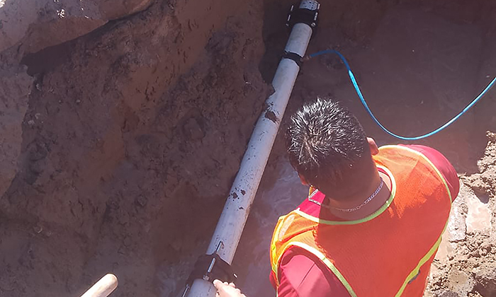 Dan mantenimiento a líneas de conducción