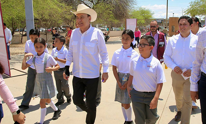 Disminuye deserción escolar gracias a becas
