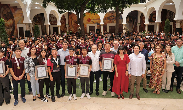 Premia gobernador a medallistas