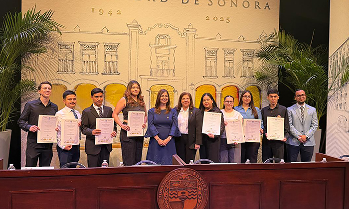 Entrega Unison Premio a la Trayectoria Estudiantil al celebrar el 83 aniversario