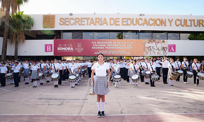 Integran Banda de Guerra Monumental; Será la más grande del país