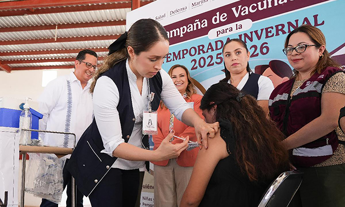 Inicia vacunación contra Influenza, Covid y Neumococo