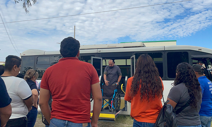 Capacitan a operadores del transporte urbano en materia de inclusión