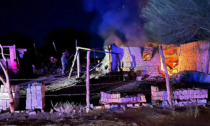 Fuego destruye a vivienda en San Luis Río Colorado