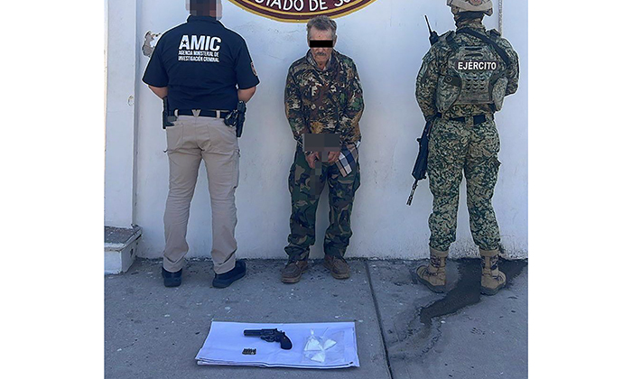 Atrapan a septuagenario armado y con droga en Sonoyta