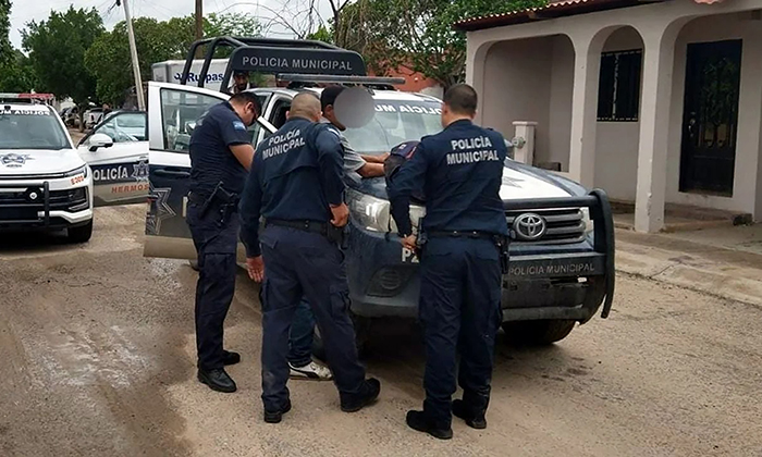 Desarman a tres presuntos maleantes en distintas colonias
