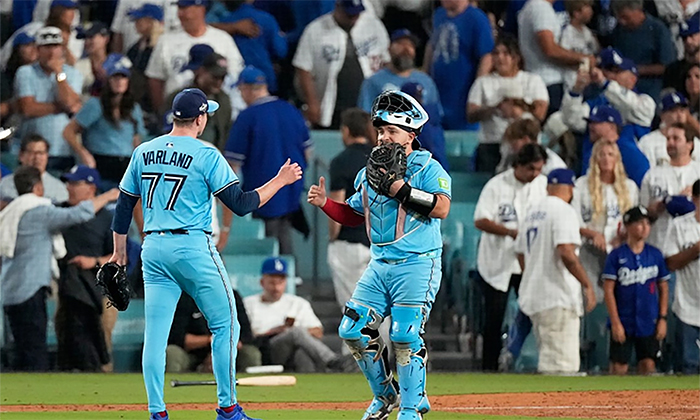 Azulejos vence a Dodgers; Empata la Serie Mundial