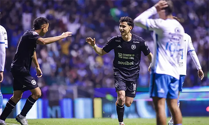 Cruz Azul derrota a Puebla