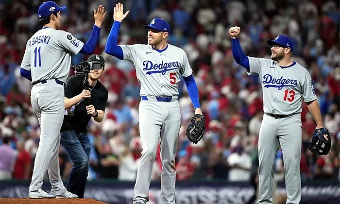 Dodgers remonta y vence a Filis en la novena entrada