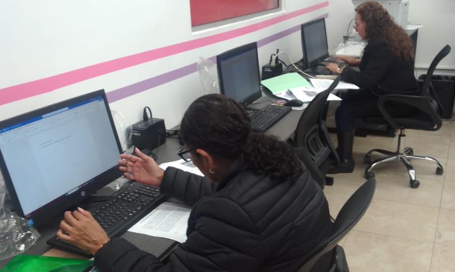 Autoridades municipales y cadena comercial invitan a participar en programa Huellas Mayores