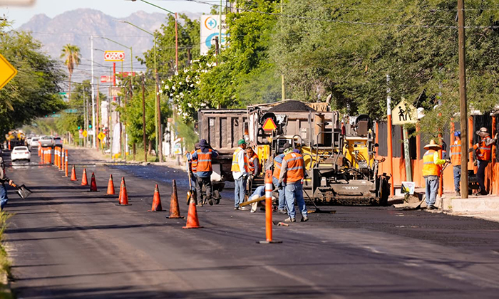 Autoridades municipales refuerzan mantenimiento en vialidades de alto flujo