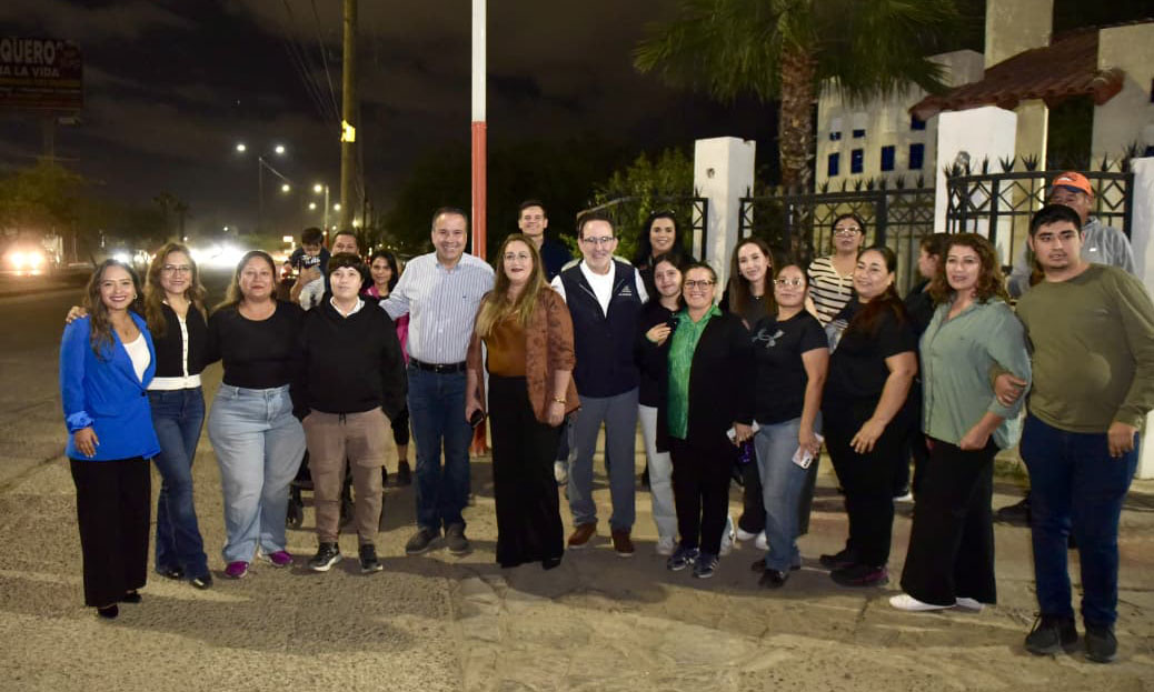 Entrega Toño Astiazarán tramo 96 de Camina Segura en la colonia La Campiña