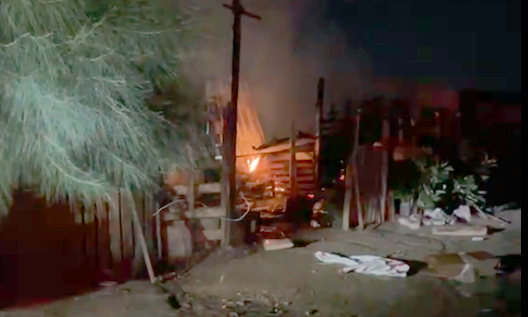 Arrasa fuego con viviendas en la invasión Guayacán