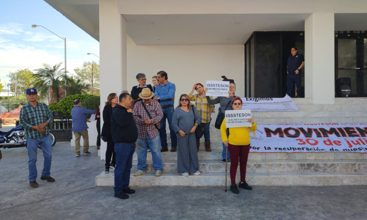 Movimiento 30 de julio de jubilados de Isssteson exigen al Congreso agilice revisión de Ley 38