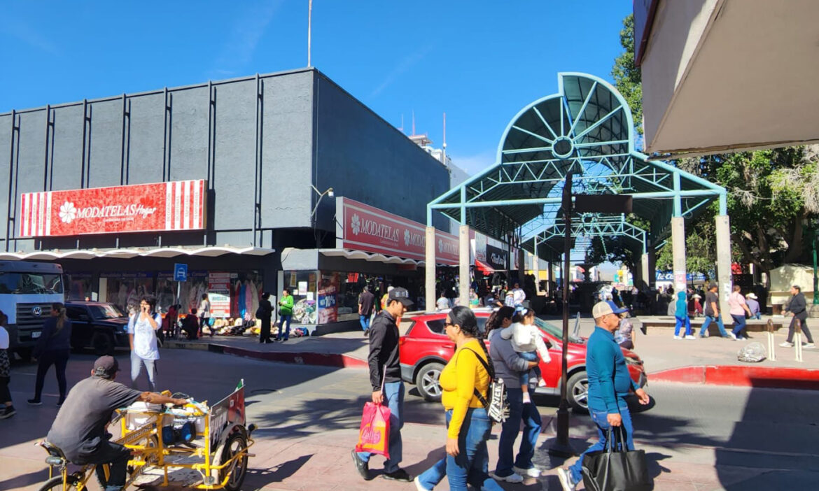 Aprovechan aguinaldo para compras navideñas durante fin de semana
