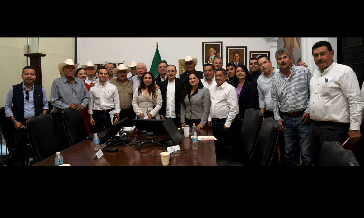 El gobernador Alfonso Durazo y el subsecretario de Agricultura, Leonel Cota Montaño acuerdan pago de incentivo a agroproductores