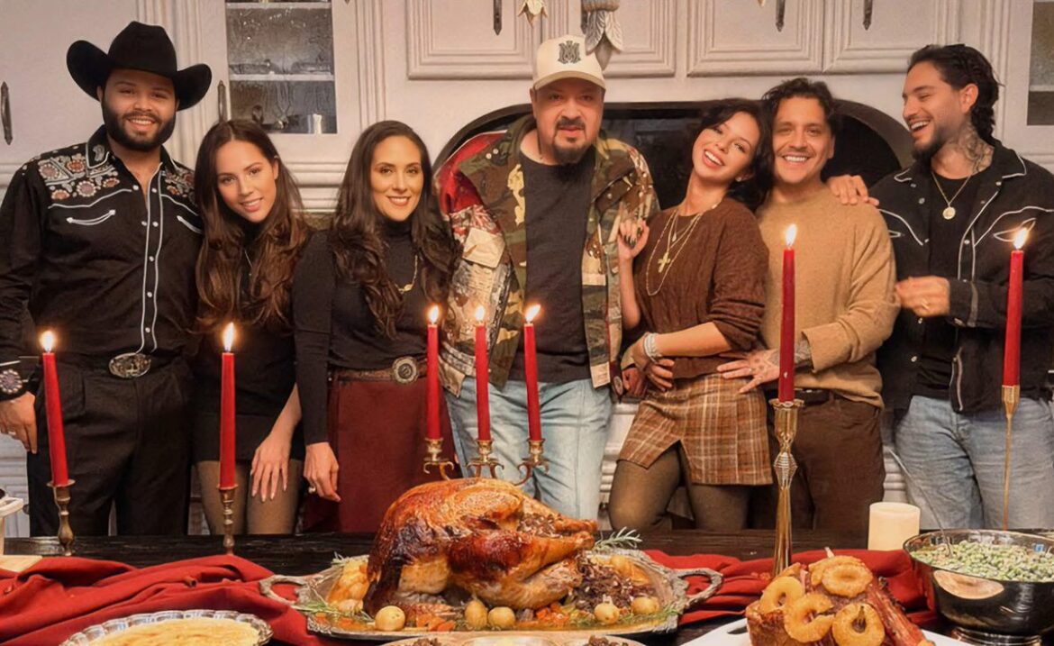 Ángela Aguilar y Christian Nodal Muestran Unidad Familiar en Cena de Acción de Gracias con la Dinastía Aguilar