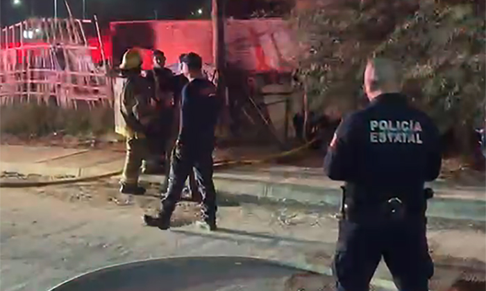 Arrasa fuego con vivienda en la colonia Mártires de Cananea