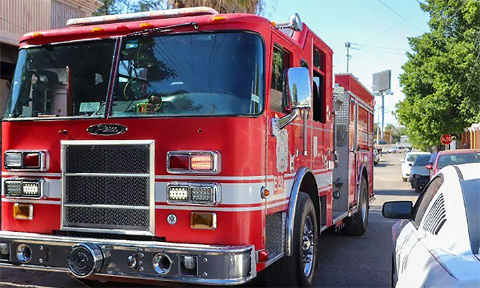 Resulta mujer lesionada al caerle trozo de enjarre en la colonia Emiliano Zapata